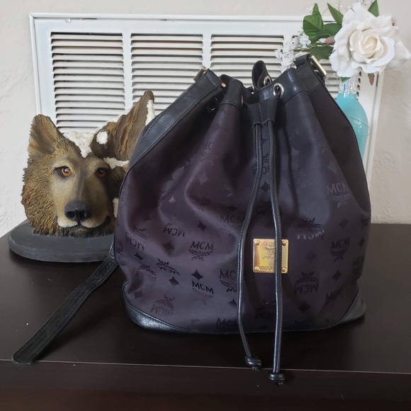 mcm bucket bag black